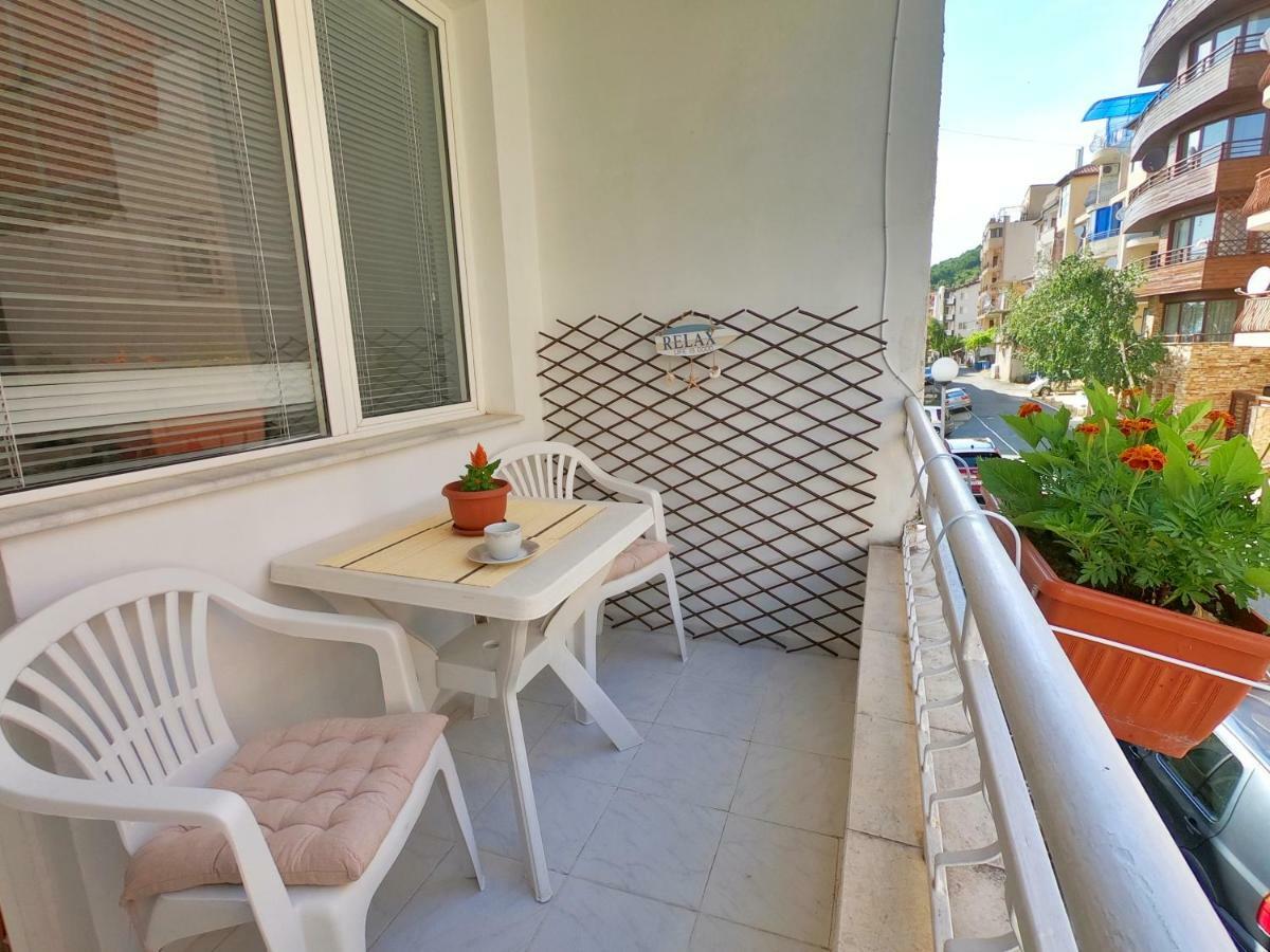 Apartment In St. Vlas With Terrace Sveti Vlas Exterior foto