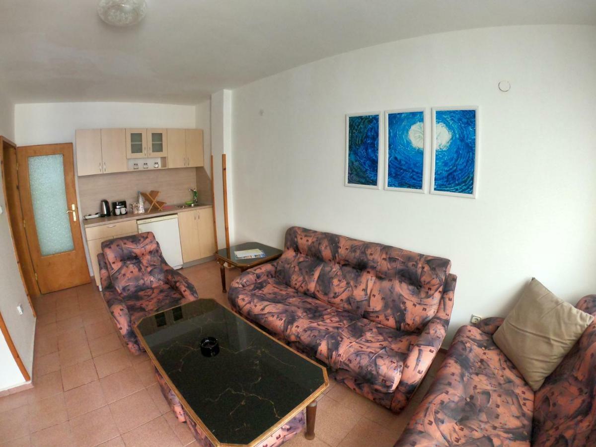 Apartment In St. Vlas With Terrace Sveti Vlas Exterior foto